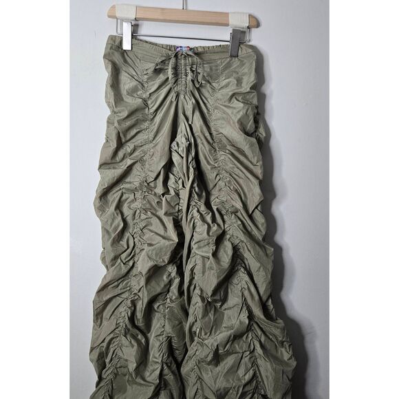 Urban Outfitters UO Lyla Ruched Pants Size Small Green Balloon - Picture 2 of 6